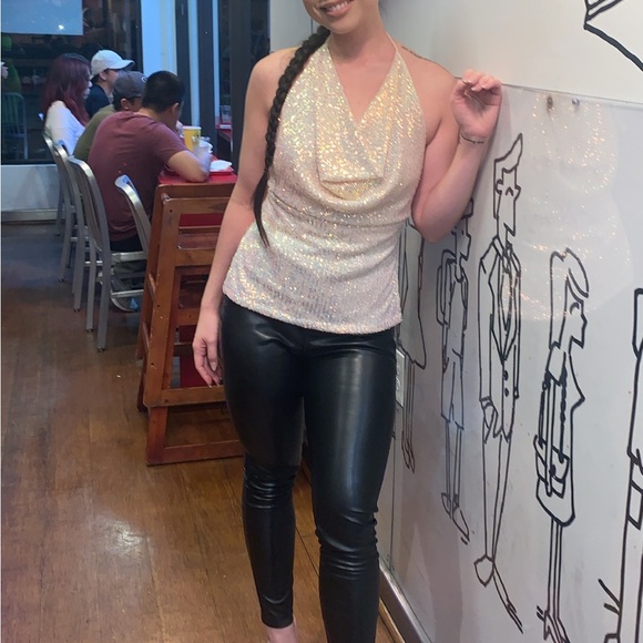 Backless Top - Picture 3 of 4